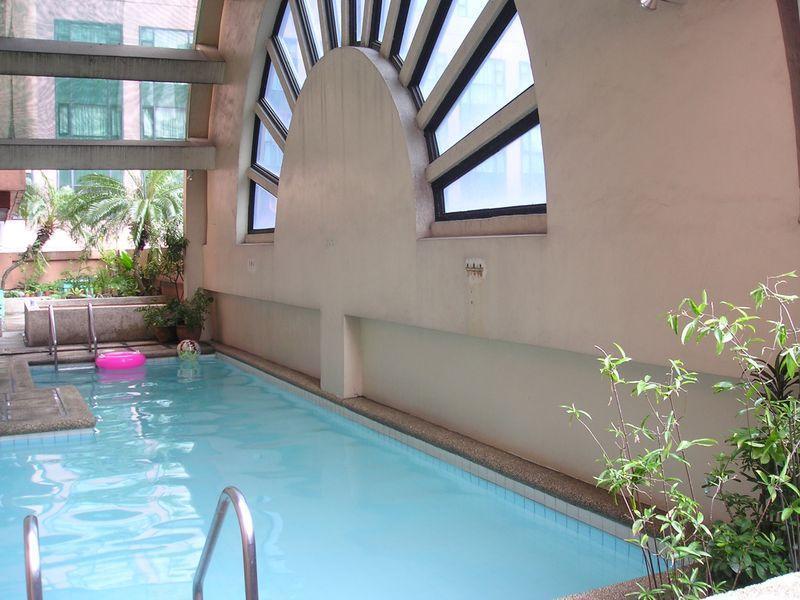 Citadel Inn Makati Макати Экстерьер фото