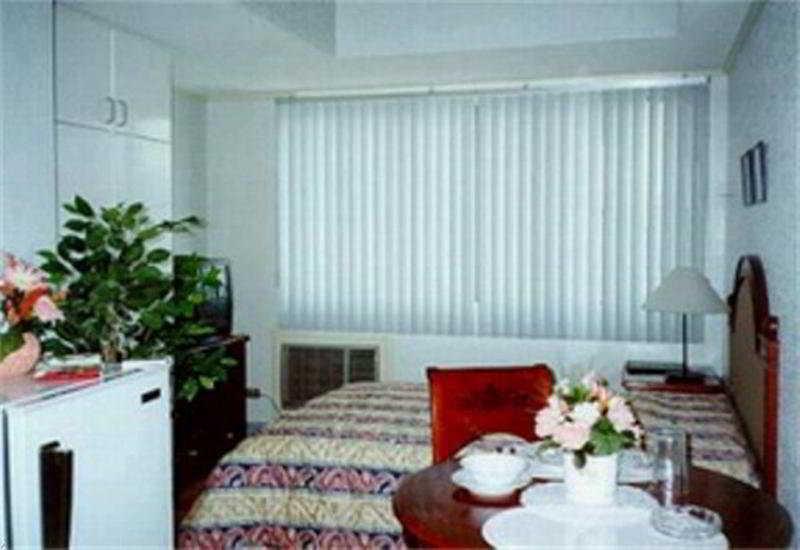 Citadel Inn Makati Макати Экстерьер фото